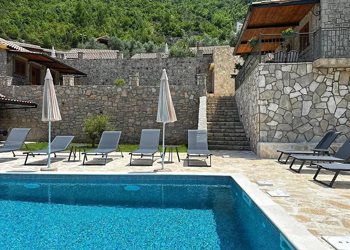 Eco Villas Merak